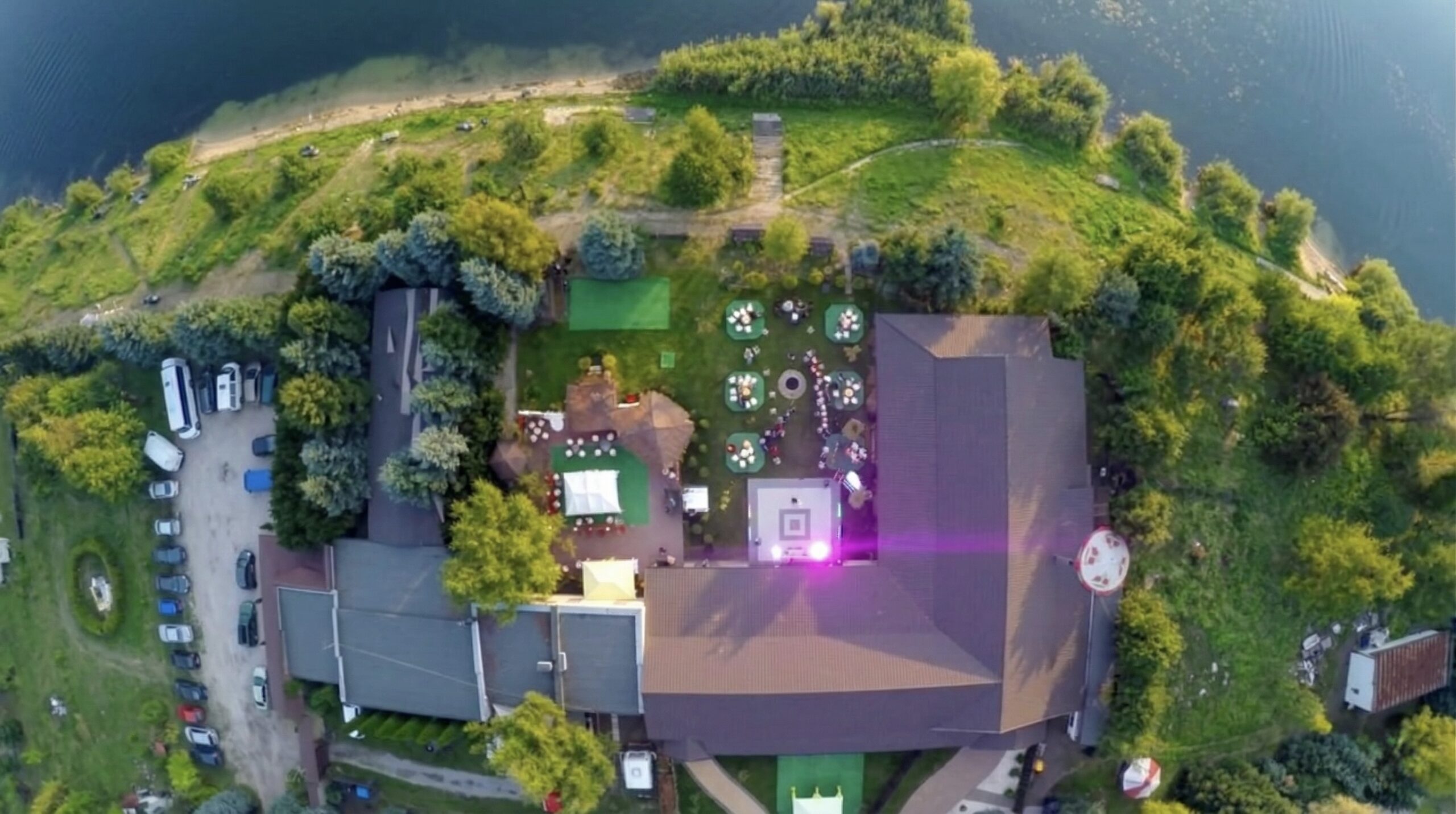 Dwór Hubertus z zewnątrz